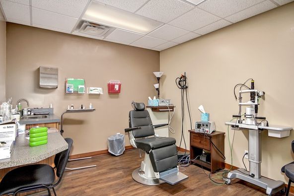 East Valley Medical Office Condo | For Lease: 604 W Warner Rd Bldg B, Chandler, AZ 85225